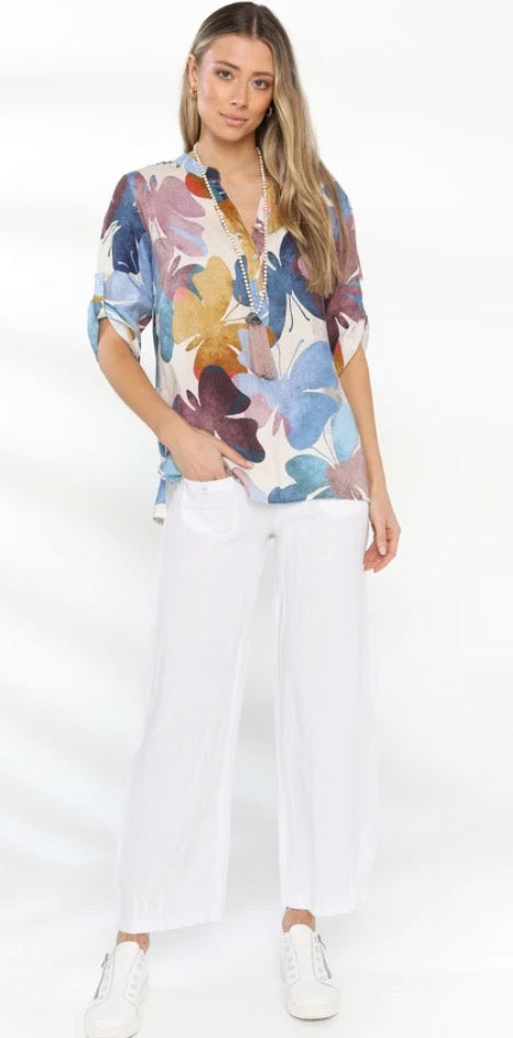Elizabeth Scott white pants