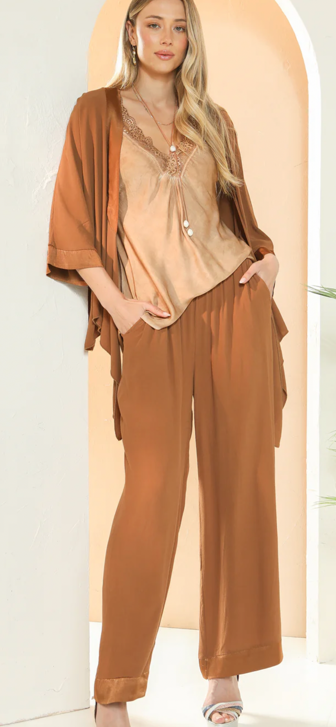 Elizabeth Scott Satin Trim Kimono Desert