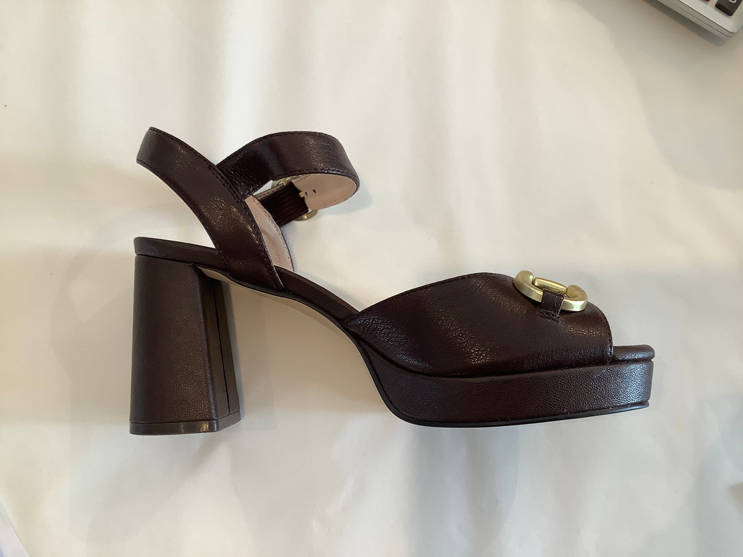 Smoothy Dark Brown Leather Heels