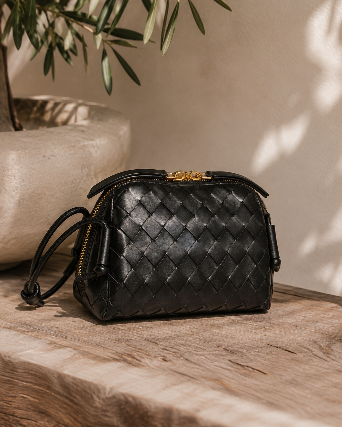 L'Ora D'Oro Weave Black Leather Bag