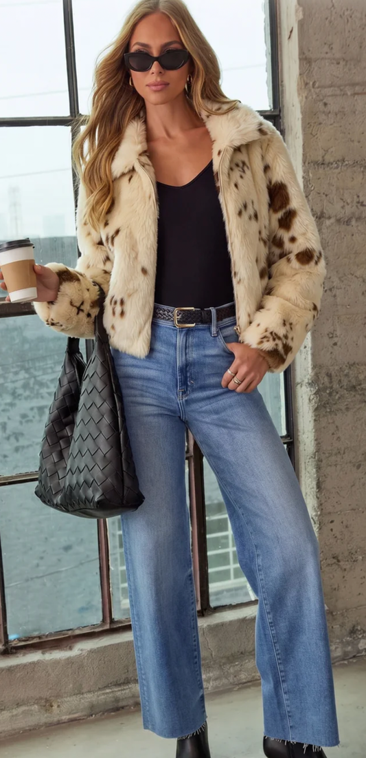 SMAIBULUN- Milky Print Fur cropped jacket