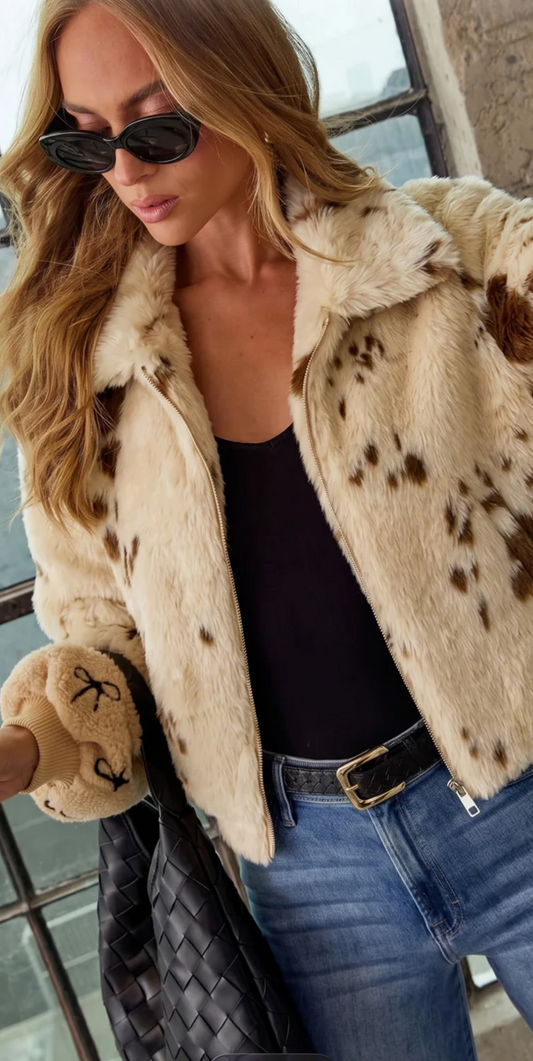 SMAIBULUN- Milky Print Fur cropped jacket