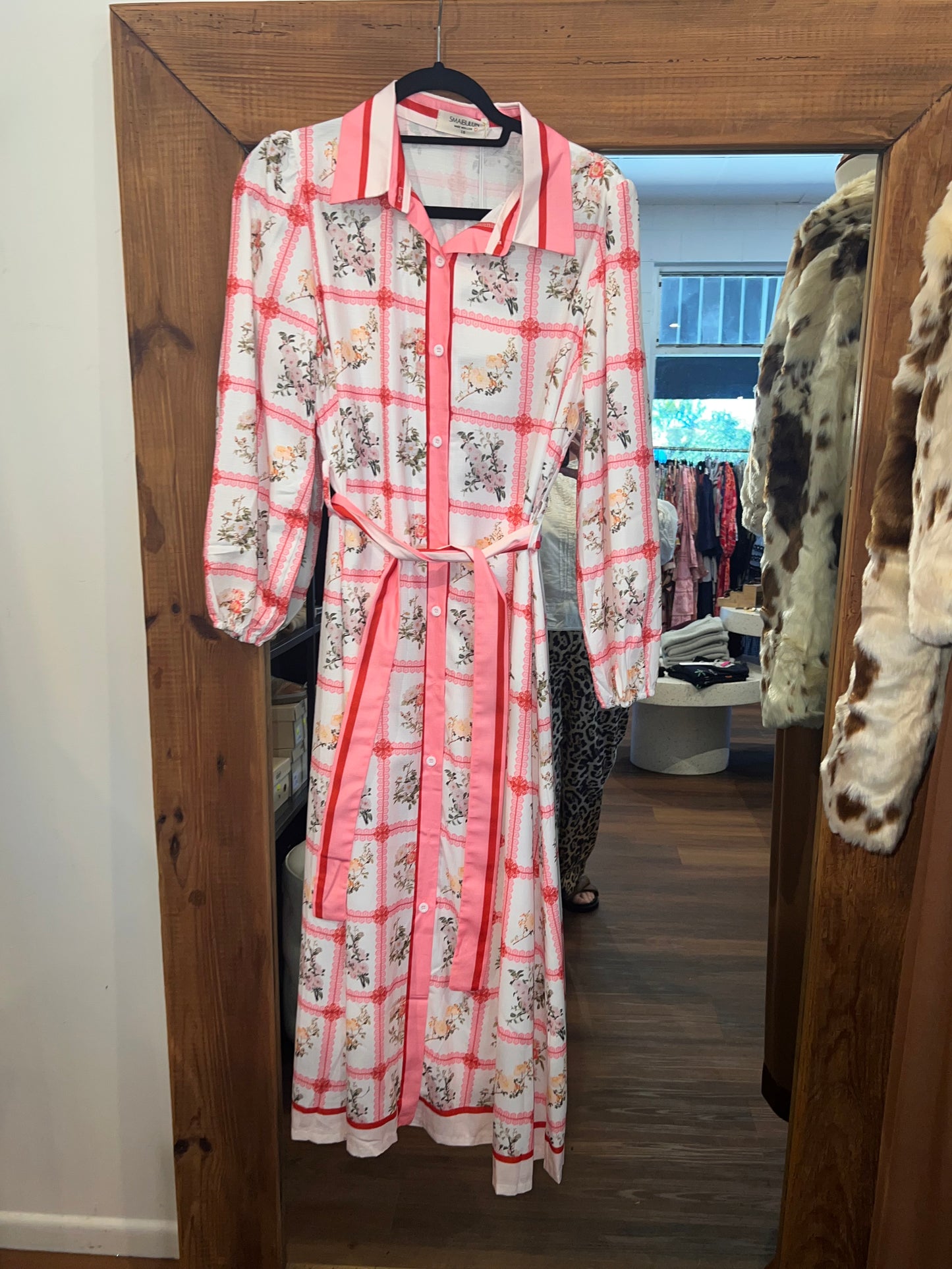 SMAIBULUN  White and Pink floral Maxi Dress