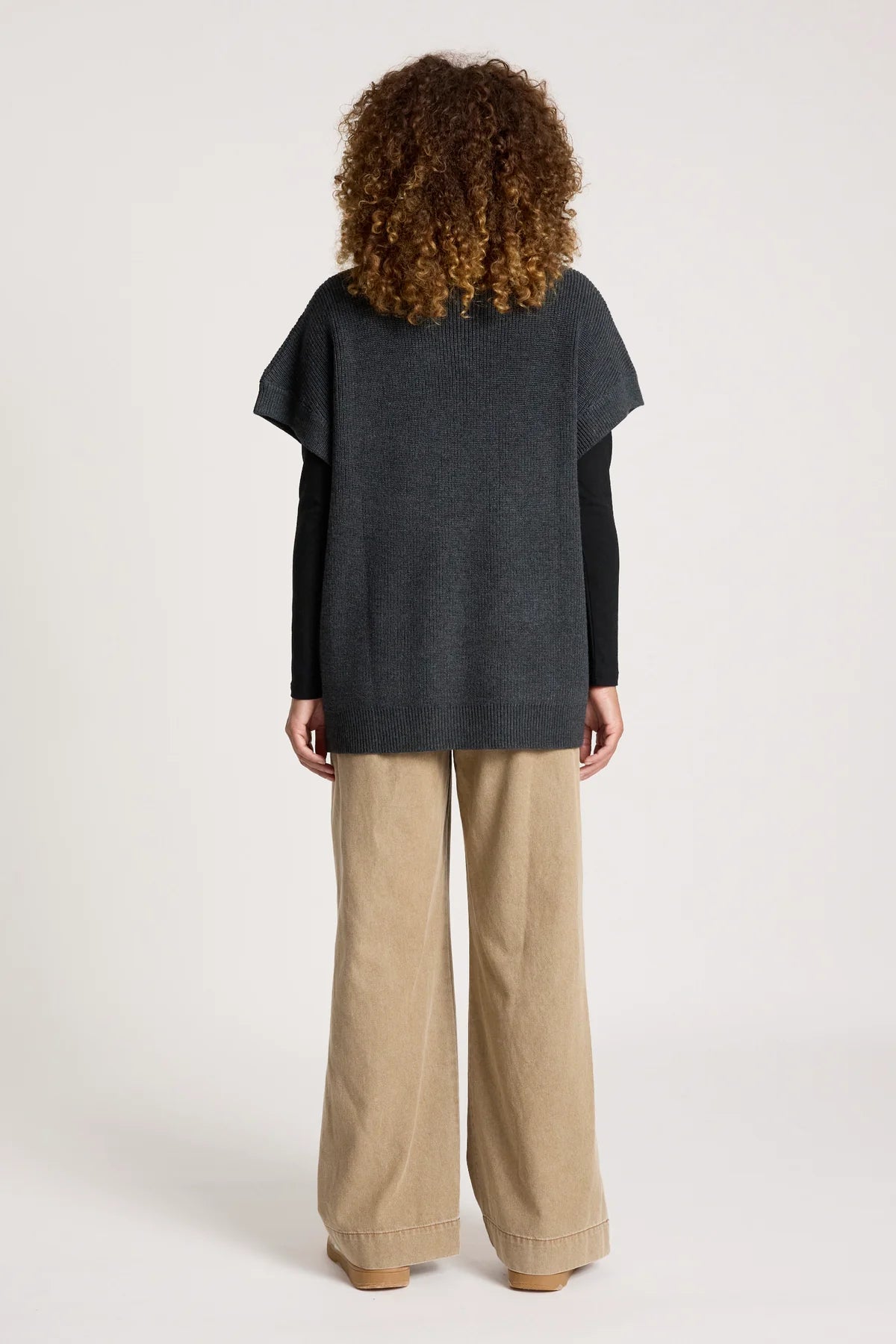 Eb+Ive Berbe Vest Cardigan Charcoal
