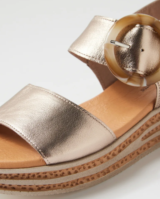 Django & Juliette Cubbie Champagne Leather