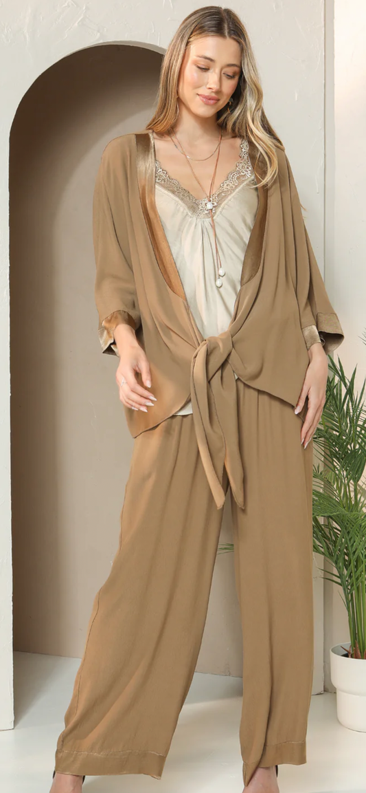 Elizabeth Scott Satin Trim Kimono