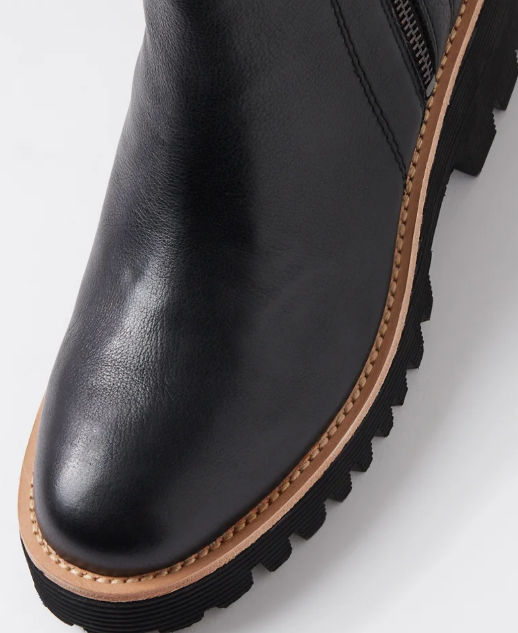 Django and Juliette Waizey Boots
