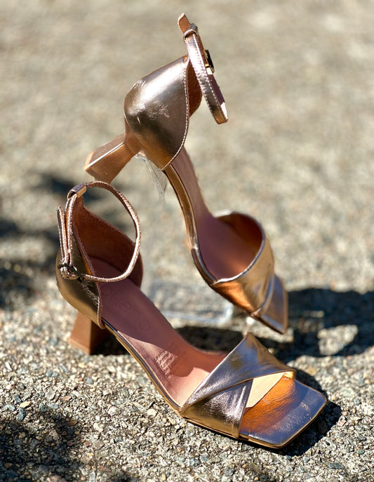 Bueno Tegan Rose Gold Metallic Heel