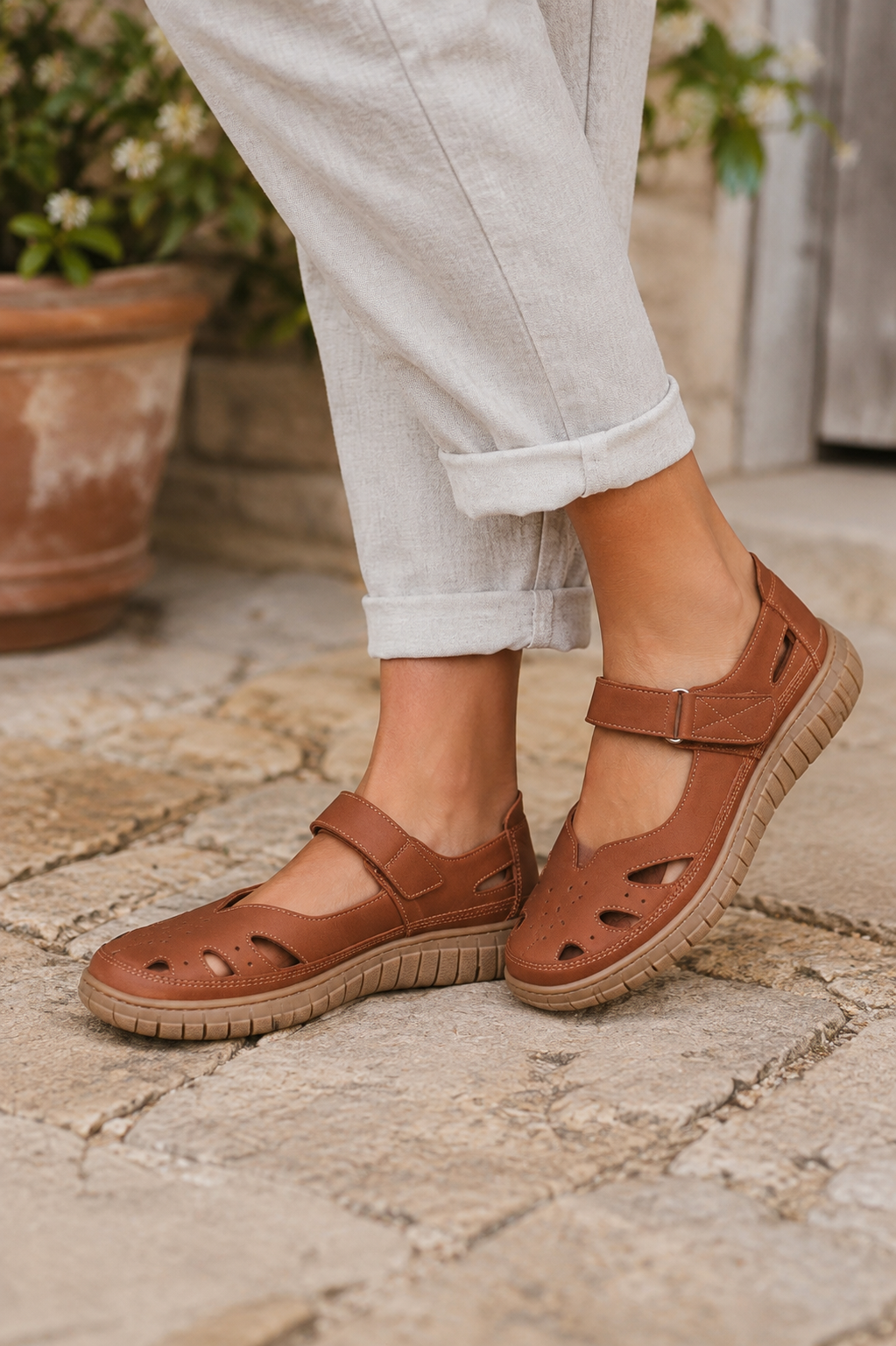 Cabello Rise Mary Jane Leather Flats