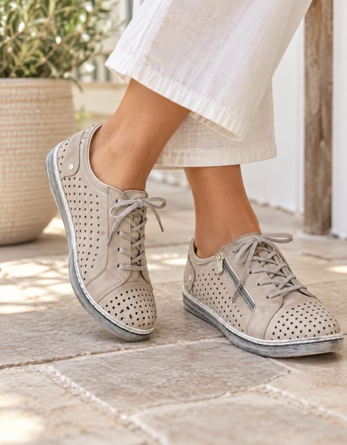 Cabello Taupe Sneakers EG17